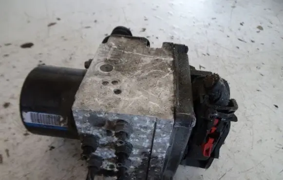 Volkswagen PASSAT B6 ABS Pump 3C0614109T