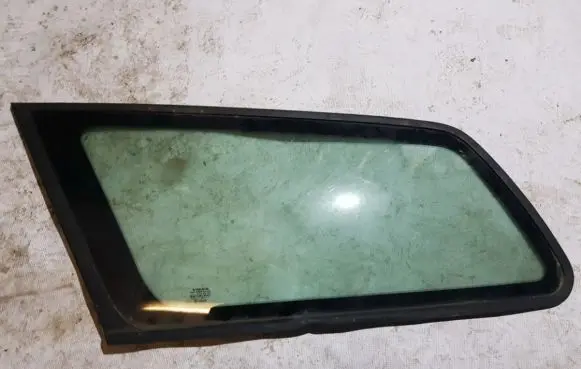 Volvo V50 Rear side window