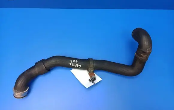 Mercedes-Benz C W203 Engine coolant pipe/hose 2035010182 A2035010182