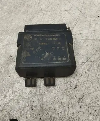 BMW 5 E34 Glow plug pre-heat relay 1285085 899191 G2G4G6