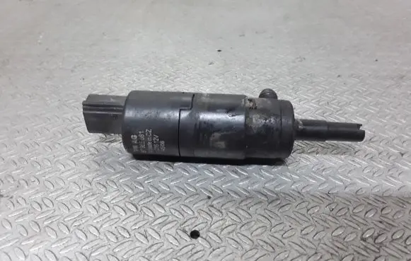 Audi A4 S4 B7 8E 8H Headlight washer pump 3B7955681