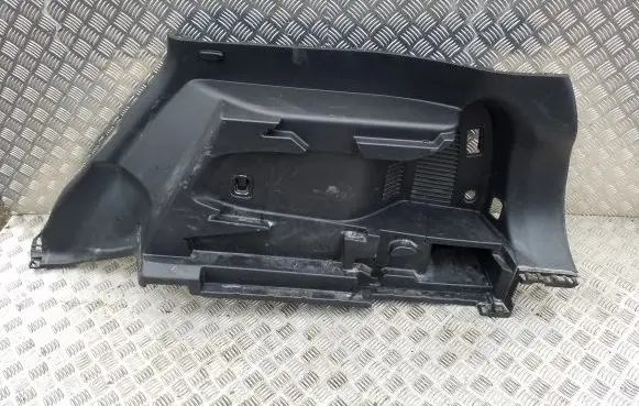 Trunk/boot lower side trim panel