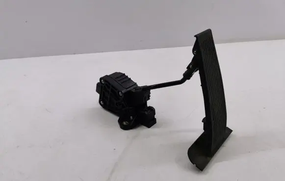Honda Accord Accelerator throttle pedal 1988007720 01L09C0009