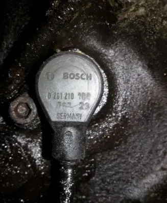 Volkswagen Sharan Crankshaft position sensor 0261210108