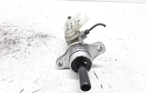 Toyota Avensis Verso Master brake cylinder