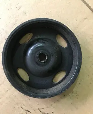 Volkswagen Golf Plus Crankshaft pulley 03D105255D