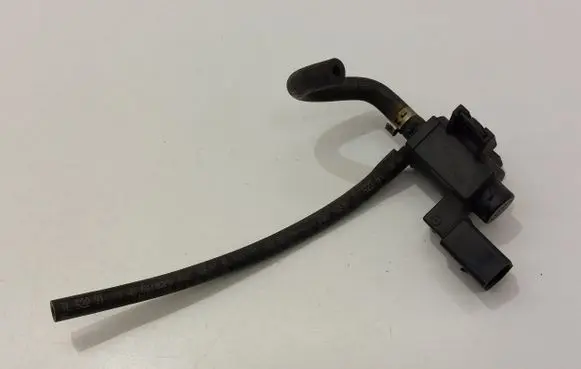 Audi A3 S3 8P Turbo solenoid valve 037906283D 06H133241
