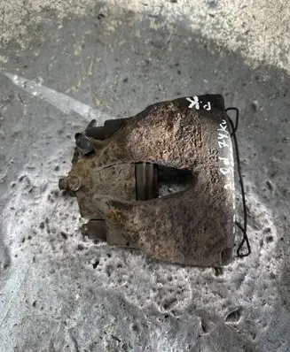 Opel Zafira A Front brake caliper