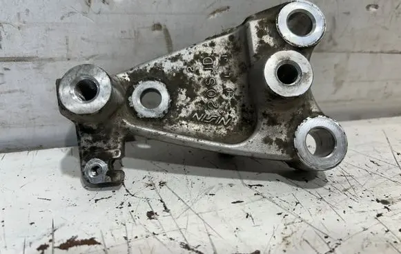 Honda FR-V Engine mounting bracket 20SJD