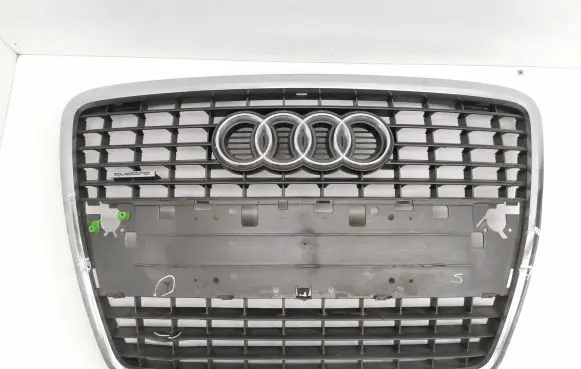Audi A8 S8 D3 4E Front bumper upper radiator grill 4E0853653AC