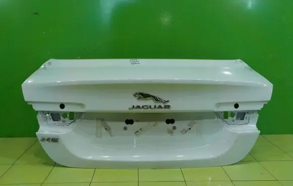 Jaguar XE Tailgate/trunk/boot lid UP19