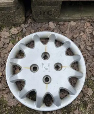 Honda Accord R14 wheel hub/cap/trim 44733S1AE600 7237