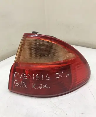 Toyota Avensis T220 Rear/tail lights