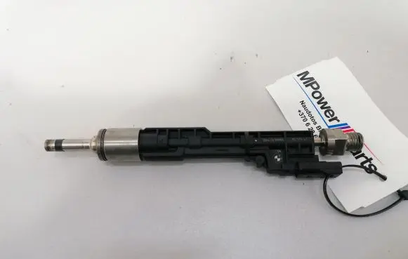 BMW X5 F15 Fuel injector 7639994