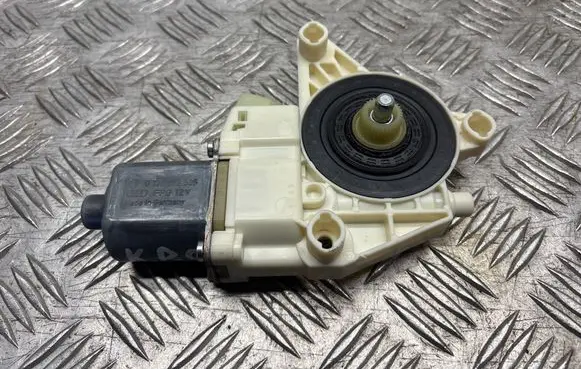 Mercedes-Benz E W212 Rear door window regulator motor A2048200542 961109100