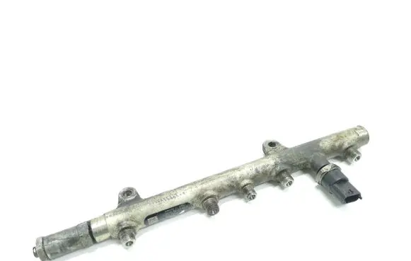 Renault Scenic II - Grand scenic II Fuel distributor 8200347176