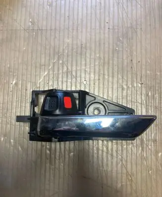 Suzuki SX4 S-Cross Front door interior handle