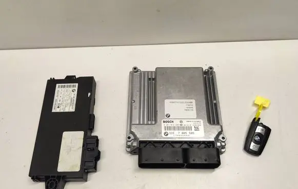 BMW X5 E70 Engine ECU kit and lock set 7805585 0281014205 170032649