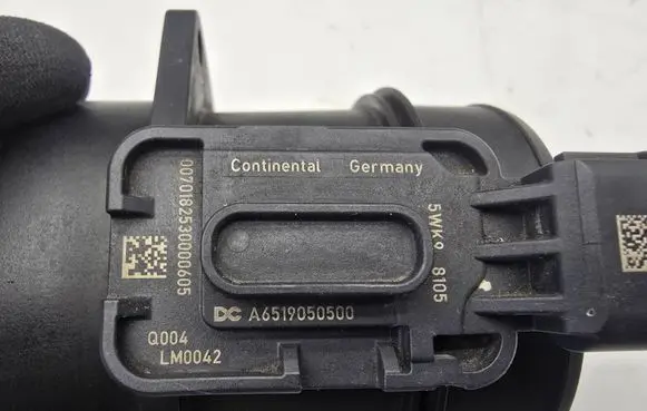 Mercedes-Benz Sprinter W906 Mass air flow meter A6519050500 Q004 LM0042
