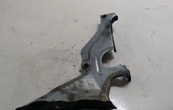 Land Rover Evoque I Other engine bay part HJ3210B832AA