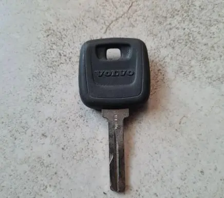 Volvo XC70 Ignition key/card 