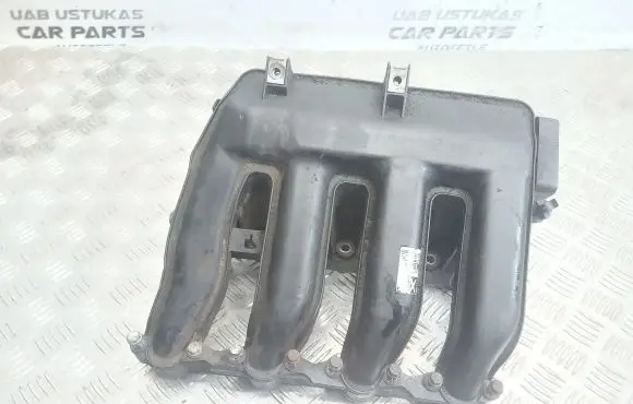 BMW 1 E81 E87 Intake manifold 7787318