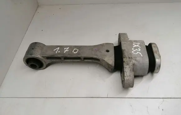 Hyundai ix35 Engine mount bracket