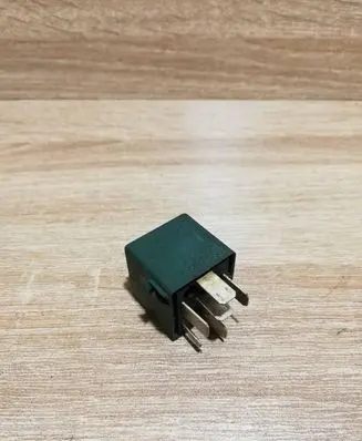 BMW 3 E36 Other relay 8350566