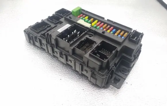 Ford Fusion II Power management control unit DG9T15604 A2C7337821100