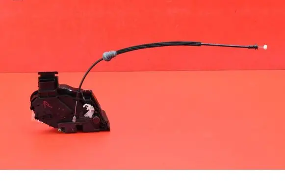 Volvo V50 Front door lock 30753663