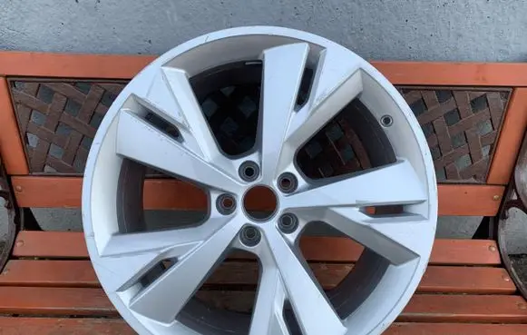 Audi Q4 Sportback e-tron R20 alloy rim 