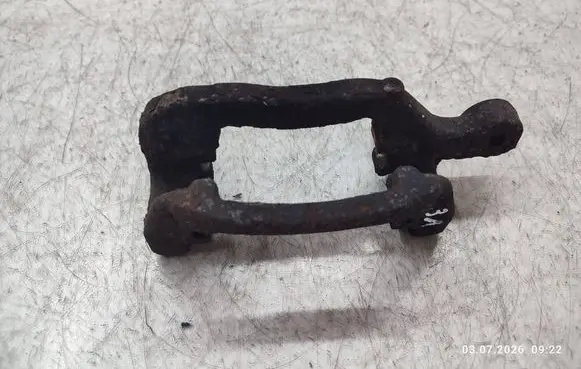 Nissan X-Trail T32 Brake caliper pad carrier rear