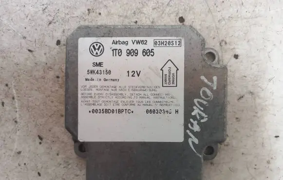Volkswagen Touran I Airbag control unit/module 1T0909605 5WK43150 06030305H