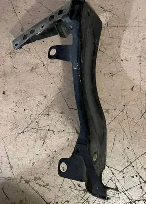 Audi TT TTS Mk2 Fender mounting bracket 8J0821135D