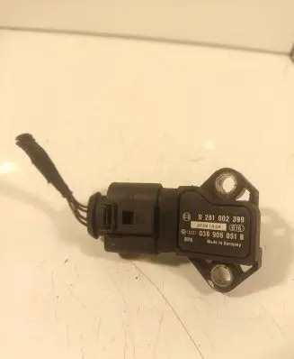 Volkswagen PASSAT B7 Air pressure sensor 038906051B 0281002399 07061AG8