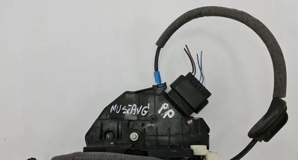 Ford Mustang VI Front door lock BF6AF21812BF