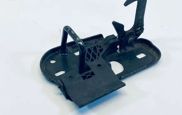 Volkswagen Caddy Engine bonnet/hood lock/latch loop/hook 1T0823480A
