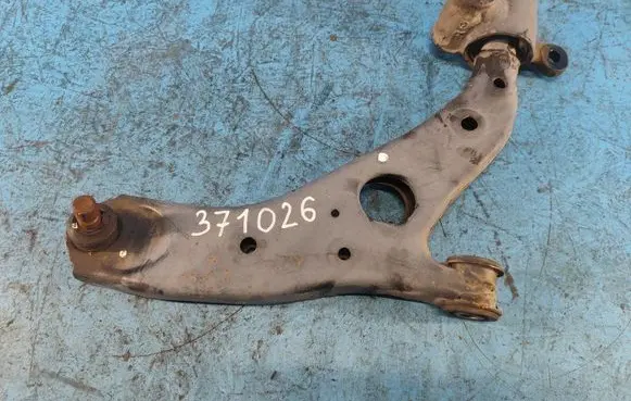Mazda CX-5 II Front lower control arm/wishbone KB7W34300D