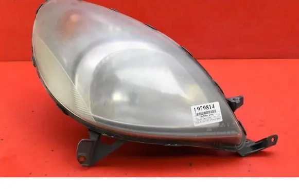 Toyota Yaris Verso Headlight/headlamp 52025R