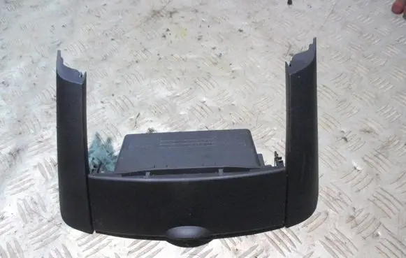 KIA Ceed Dashboard glove box trim 