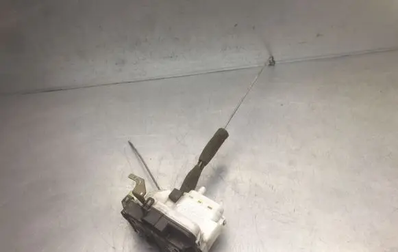 Volkswagen Polo Front door lock 6N1837016 862154