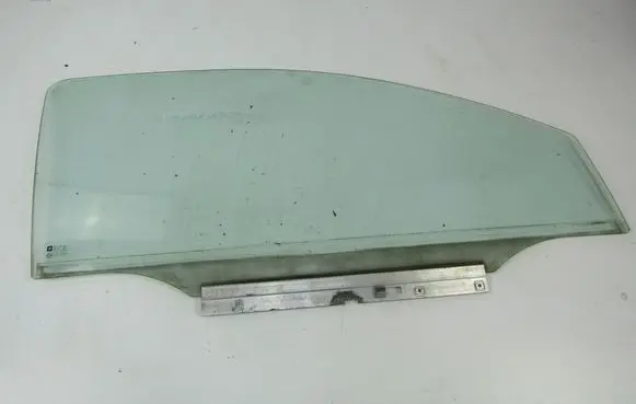 Opel Corsa C Front door window glass four-door 