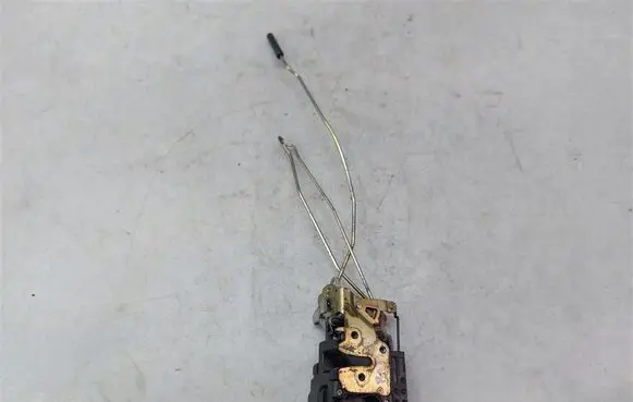 SsangYong Rexton Front door lock 