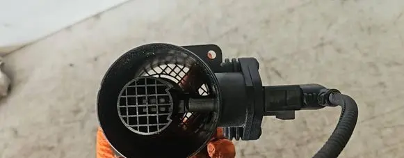 Volkswagen Golf V Mass air flow meter 0281002531 038906461B