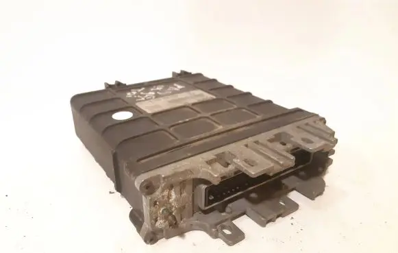 Volkswagen PASSAT B4 Engine control unit/module 028906021B