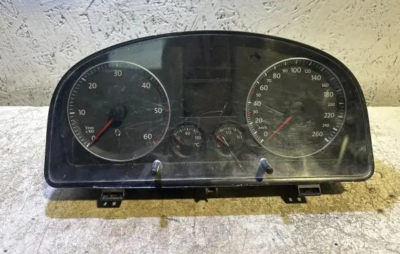 Volkswagen Caddy Speedometer (instrument cluster) 1T0920851C V0021000 VWZ7Z0E1975980