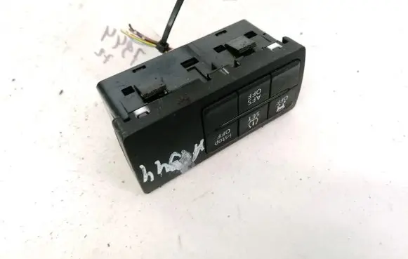 Traction control (ASR) switch