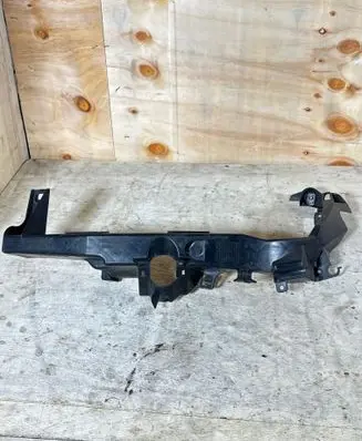 BMW 3 E90 E91 Headlight/headlamp mounting bracket 7138401 51647138401
