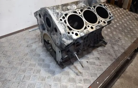 Volkswagen Routan Engine block 04593586AB