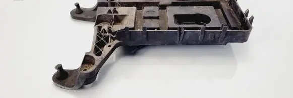 Volkswagen Golf V Battery tray 1K0915333C